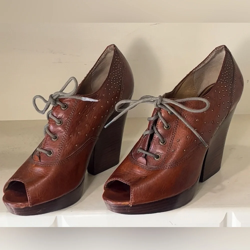 Frye Women’s Chelsea Studded Peep Toe Leather Lace Up Platform Heels Size 9.5 - Picture 2 of 11